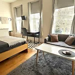 Studio Flat In Centre Of London